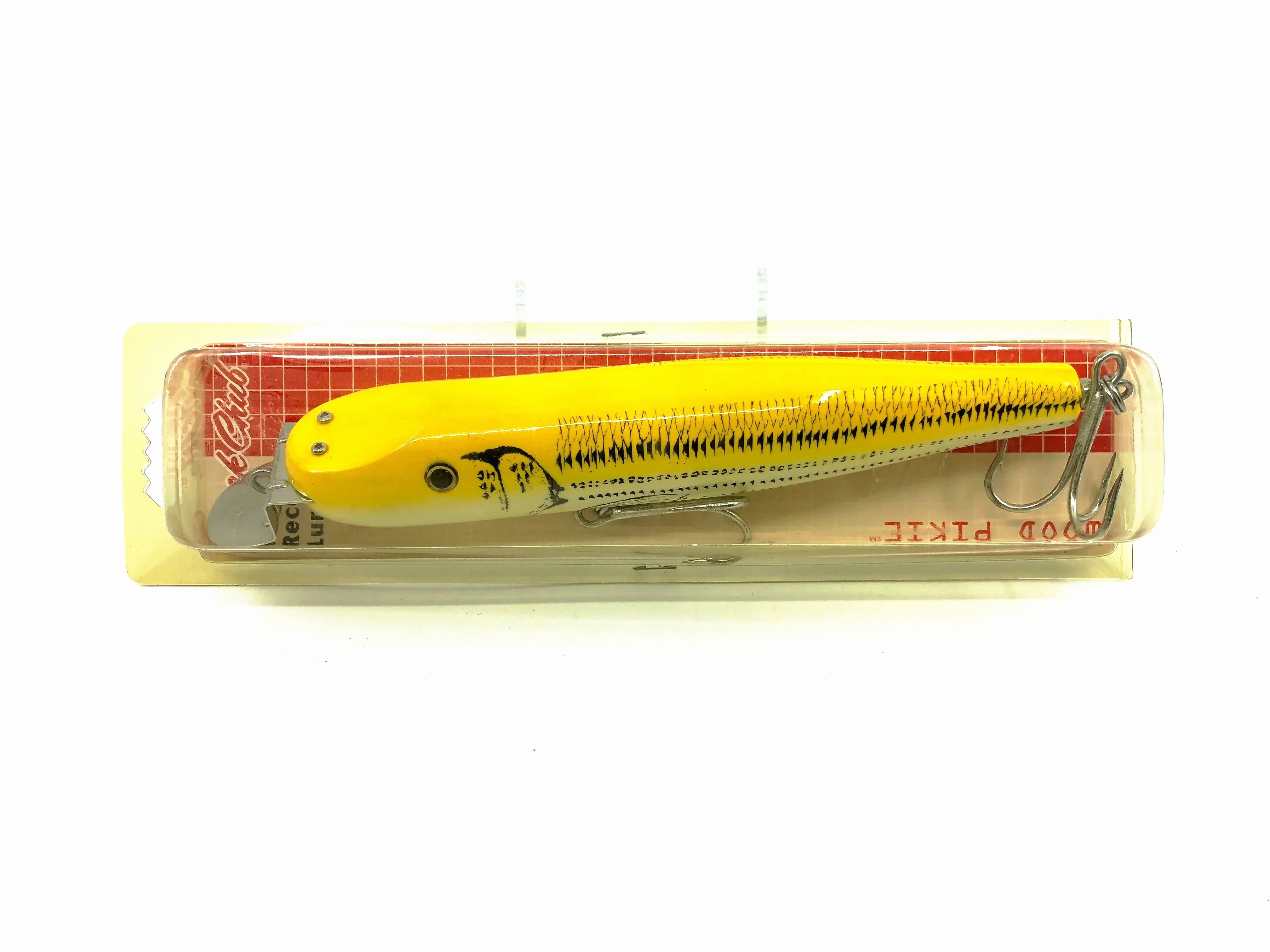 Creek Chub Wooden Giant Straight Pikie 6800, YC Yellow Croaker Color, New on Card Old Stock